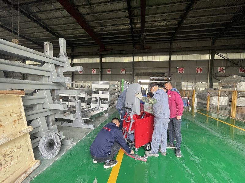 針對不同地面，怎么使用洗地機(jī)？